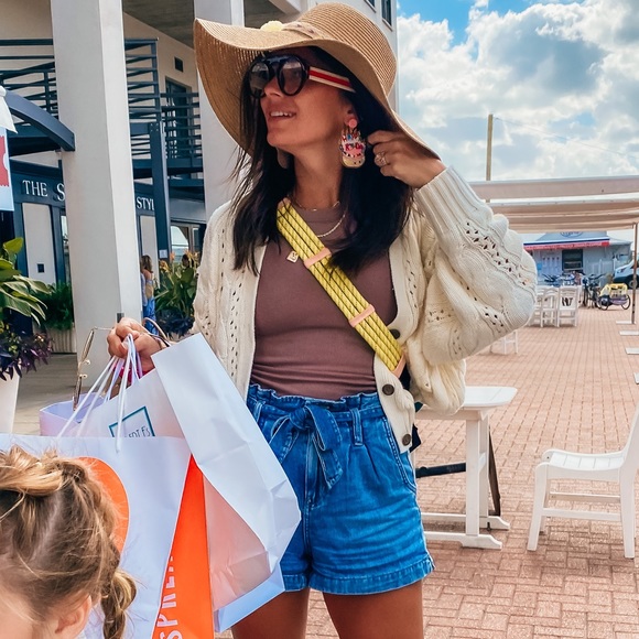 Meet your Posher, Megan - Picture 1 of 1